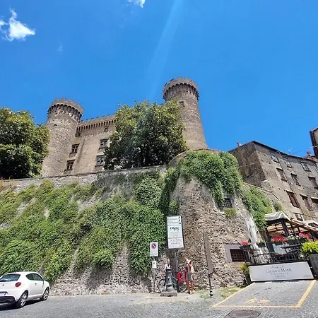 La Castellana Charming In The Medieval Borgo Bracciano (Rome)