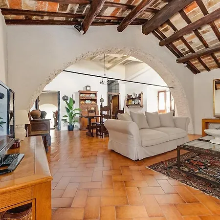 La Castellana Charming In The Medieval Borgo Bracciano (Rome)